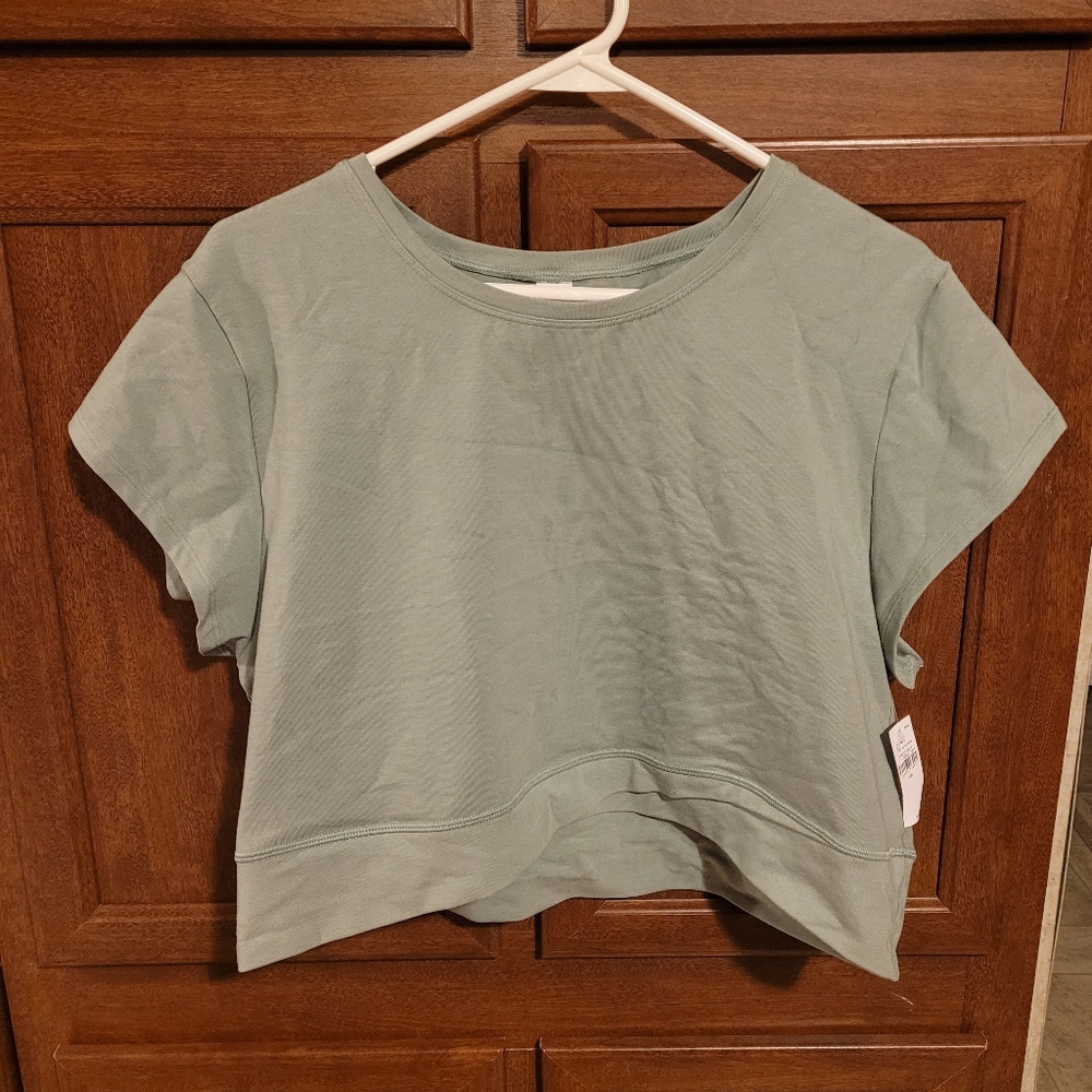 NWT Old Navy active crop top